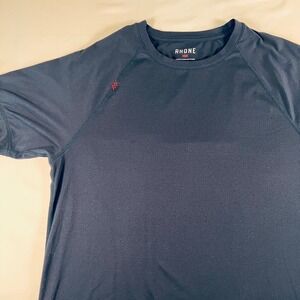 Rhone Reign Men Short Sleeve Training Tee Navy Blue Raglan Athletic Shirt Medium